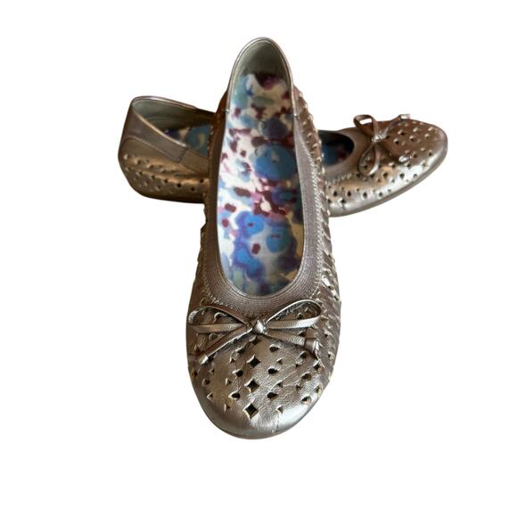 Vionic Round Toe Bow Detail Ballet Flats Metallic Silver 6.5 - Picture 1 of 7